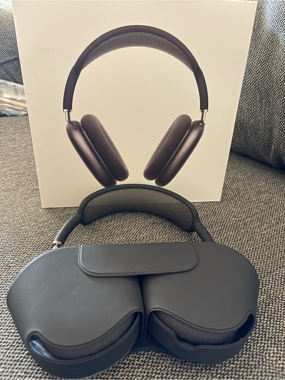 Apple AirPods Max - Space Gray 1st Generation - Picture 7 of 7